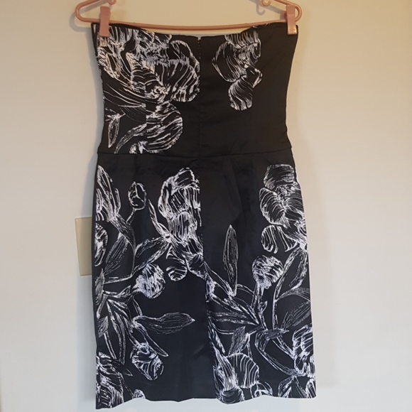 Dress - Picture 3 of 3